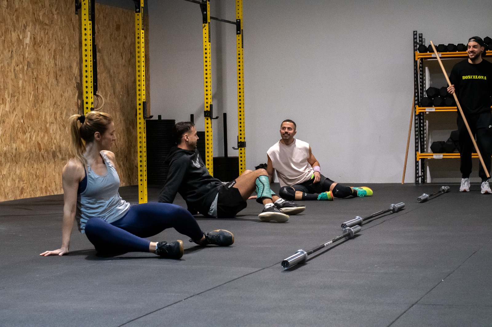 Personas entrenando juntas en Boxcelona